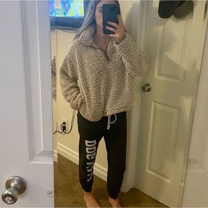 NWOT thread and supply sherpa crop pullover